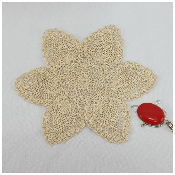 Crochet Star Design Doily, - Picture 5 of 8